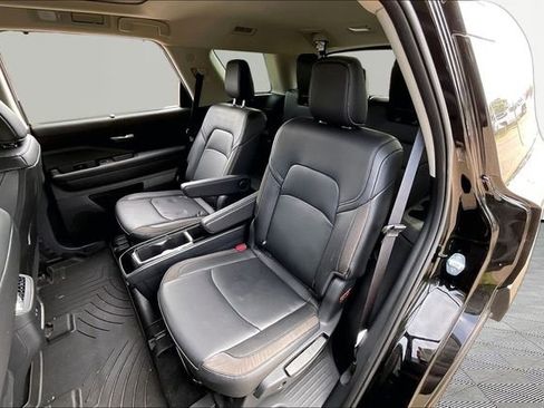 Used 2025 Nissan Pathfinder SL w/ SL Premium Package FWD image 16
