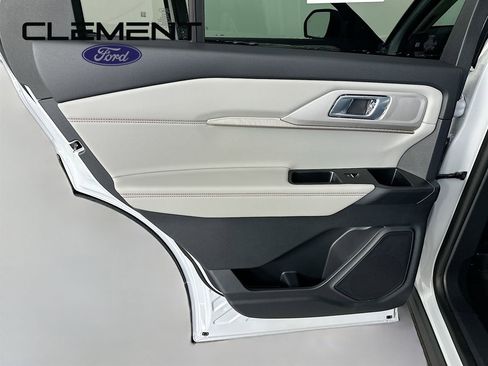 New 2026 Ford Explorer Active w/ Active Comfort Package image 27