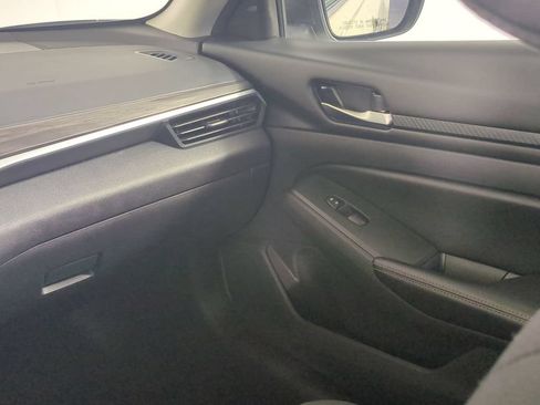 Used 2025 Nissan Altima 2.5 SV FWD image 18
