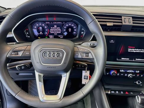 Used 2025 Audi Q3 2.0T Premium w/ Black Optic Sport Package AWD/4WD image 10