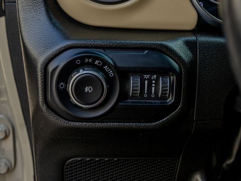 Used 2022 Jeep Wrangler Unlimited Sport w/ Sun And Sound Package AWD/4WD image 21