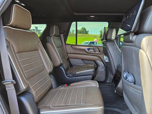 Used 2025 GMC Yukon Denali Ultimate AWD/4WD image 21