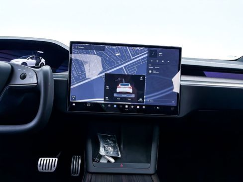 Used 2023 Tesla Model X image 6