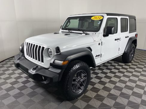 Used 2024 Jeep Wrangler Unlimited Sport AWD/4WD image 10