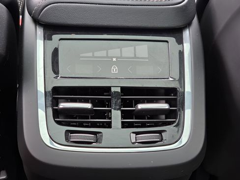 Used 2021 Volvo XC60 T5 Inscription w/ Advanced Package image 13