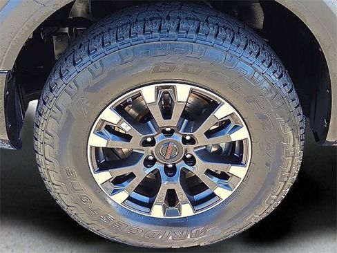 Used 2021 Nissan Titan PRO-4X w/ Pro-4x Convenience Package image 9