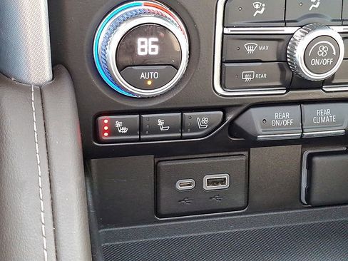 Used 2021 GMC Yukon SLT image 26