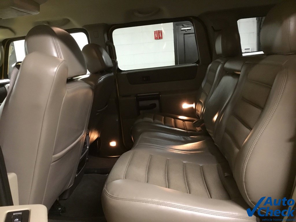 Used 2003 HUMMER H2 w/ Preferred Equipment Group AWD/4WD image 32