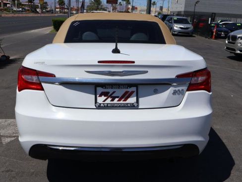 Used 2012 Chrysler 200 Touring FWD image 6