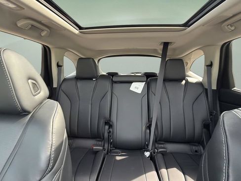 Certified 2026 Acura MDX w/ Technology Package FWD image 11