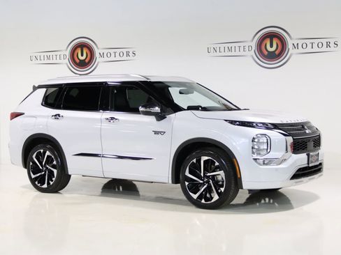 Used 2023 Mitsubishi Outlander SEL image 6