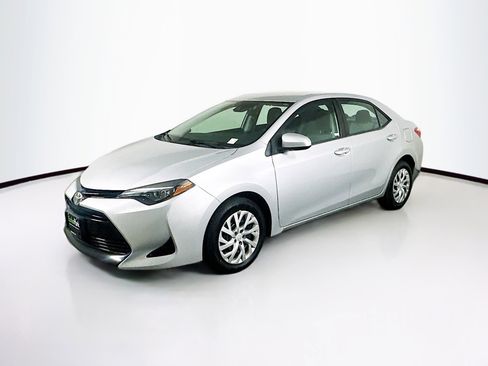 Used 2018 Toyota Corolla LE FWD image 3