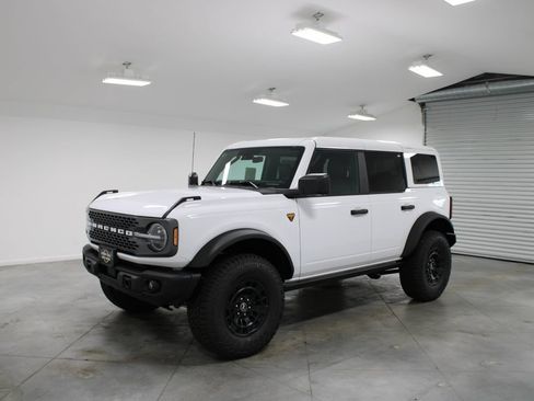 New 2026 Ford Bronco Badlands AWD/4WD image 3