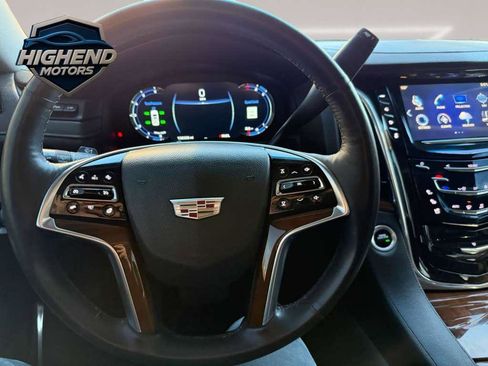 Used 2017 Cadillac Escalade Luxury image 27