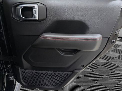 Used 2021 Jeep Wrangler Unlimited Rubicon w/ Uconnect 4C Nav & Sound Group AWD/4WD image 15