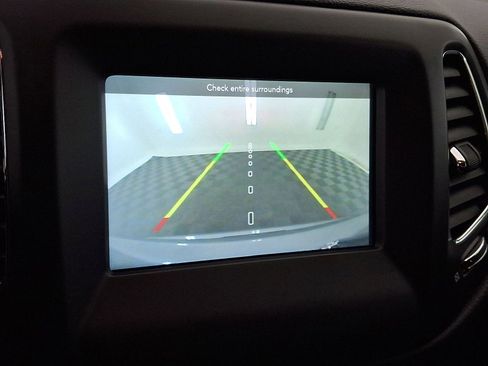 Used 2020 Jeep Compass Latitude w/ Cold Weather Group image 15