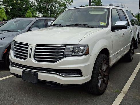 Used 2017 Lincoln Navigator Reserve AWD/4WD image 5