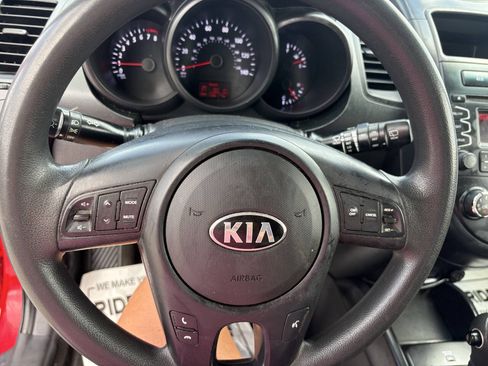 Used 2013 Kia Soul FWD image 18