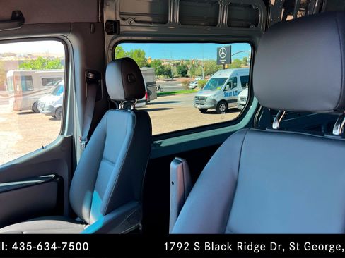 Used 2025 Mercedes-Benz Sprinter 2500 image 16