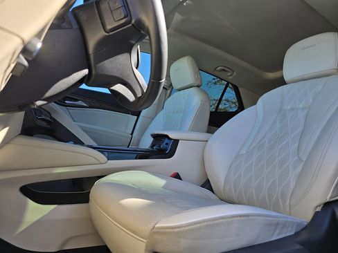 Used 2022 Buick Envision Avenir w/ Technology Package II image 24