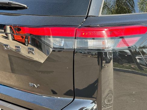 Used 2022 Nissan Pathfinder SV w/ SV Black Package FWD image 38