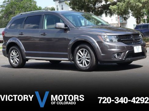 Used 2018 Dodge Journey Crossroad FWD image 1