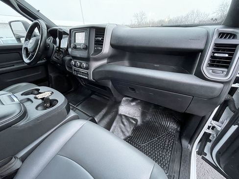 Used 2023 RAM 5500 Tradesman w/ Chrome Appearance Group RWD image 21
