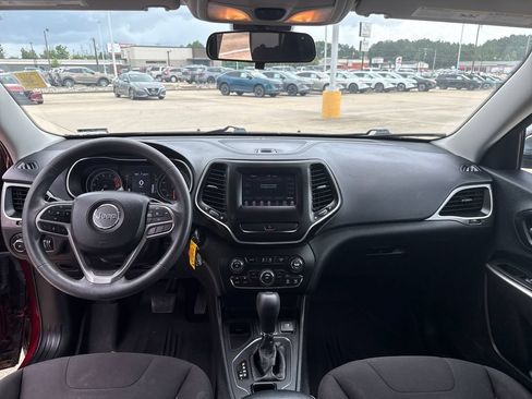Used 2019 Jeep Cherokee Latitude w/ Popular Appearance Group FWD image 20