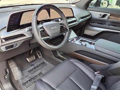 New 2026 Cadillac Vistiq Sport image 13