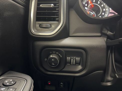 Used 2024 RAM 1500 Laramie AWD/4WD image 33