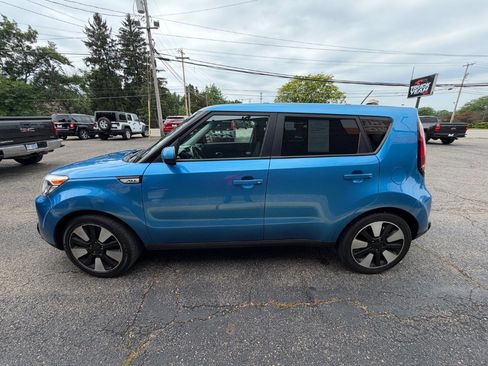Used 2016 Kia Soul + w/ Designer's Package FWD image 2
