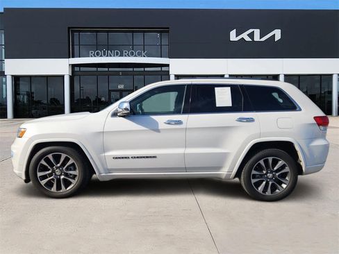 Used 2017 Jeep Grand Cherokee Overland w/ Jeep Active Safety Group image 4