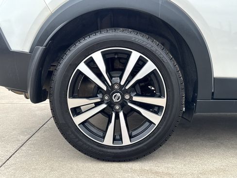 Used 2020 Nissan Kicks SR w/ SR Premium Package image 10