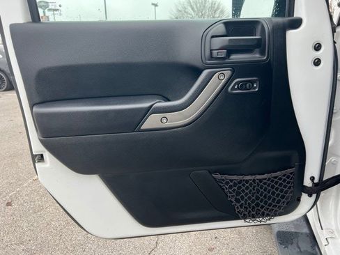 Certified 2018 Jeep Wrangler Unlimited Sahara w/ Connectivity Group image 10