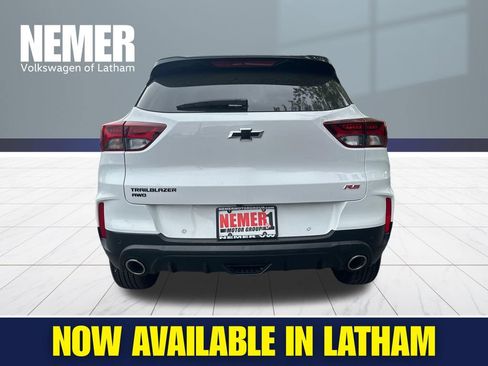 Used 2022 Chevrolet TrailBlazer RS w/ Technology Package AWD/4WD image 3