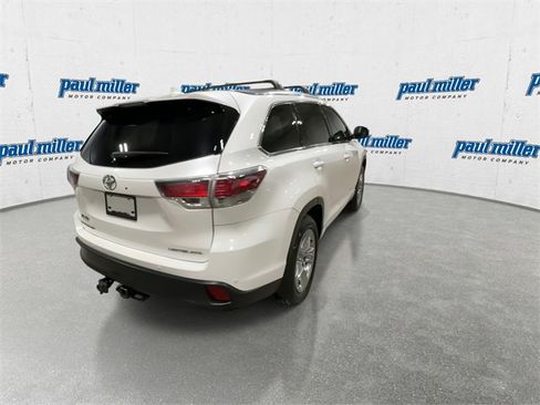 Used 2016 Toyota Highlander Limited image 10