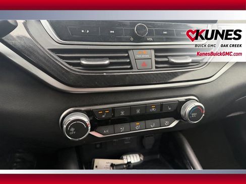 Used 2023 Nissan Altima 2.5 SR w/ SR Premium Package FWD image 15