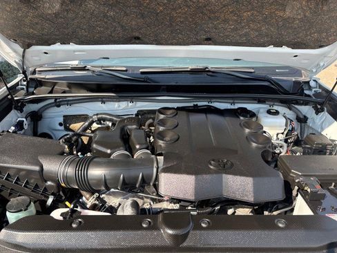 Used 2024 Toyota 4Runner TRD Off-Road Premium image 34