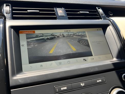 Used 2020 Land Rover Discovery SE AWD/4WD image 48