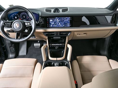 Certified 2025 Porsche Cayenne S image 25