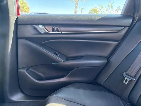 Used 2018 Honda Accord Sport image 17