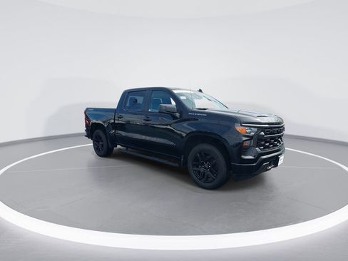Used 2024 Chevrolet Silverado 1500 Custom image 2