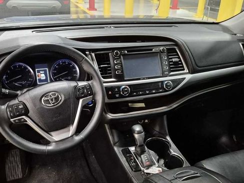Used 2015 Toyota Highlander XLE image 5