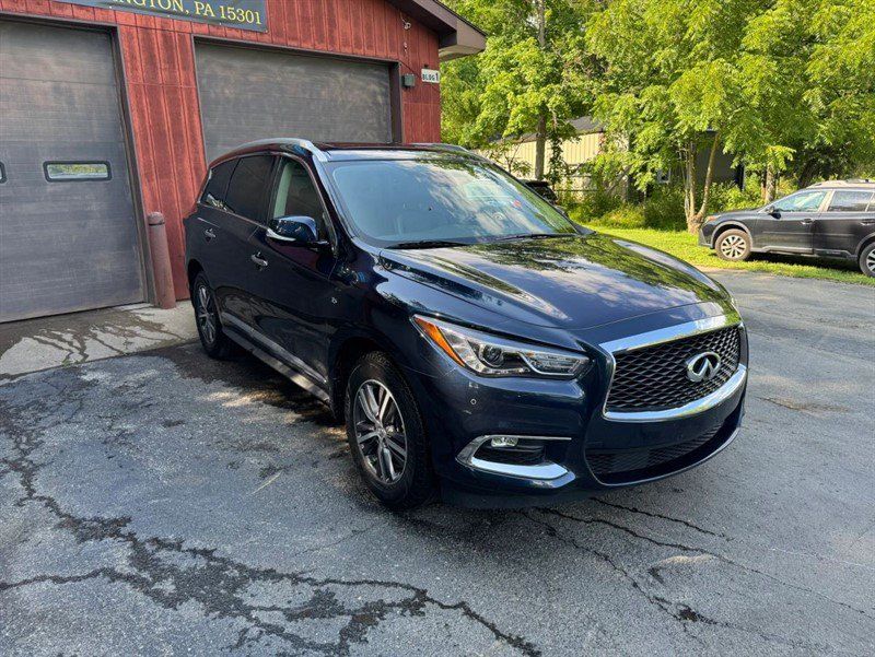 Used 2019 INFINITI QX60 Luxe w/ Essential Package AWD/4WD image 3