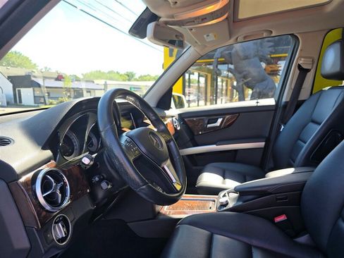 Used 2015 Mercedes-Benz GLK 350 4MATIC image 17