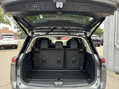 New 2026 Nissan Pathfinder Platinum w/ Cargo Package