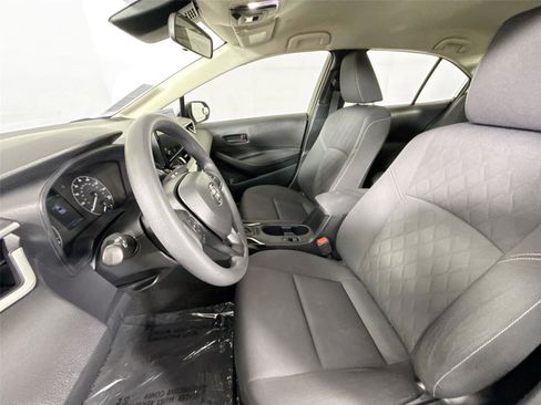Used 2023 Toyota Corolla LE image 3
