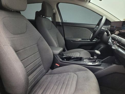 Used 2025 Kia K4 EX FWD image 21