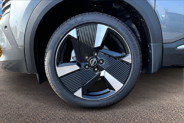 New 2026 Nissan Kicks SR FWD image 13
