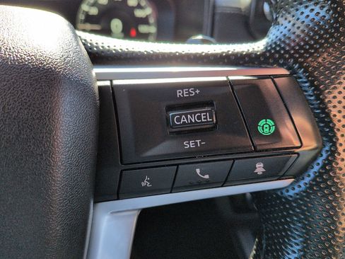 Used 2024 Mitsubishi Outlander SE image 18